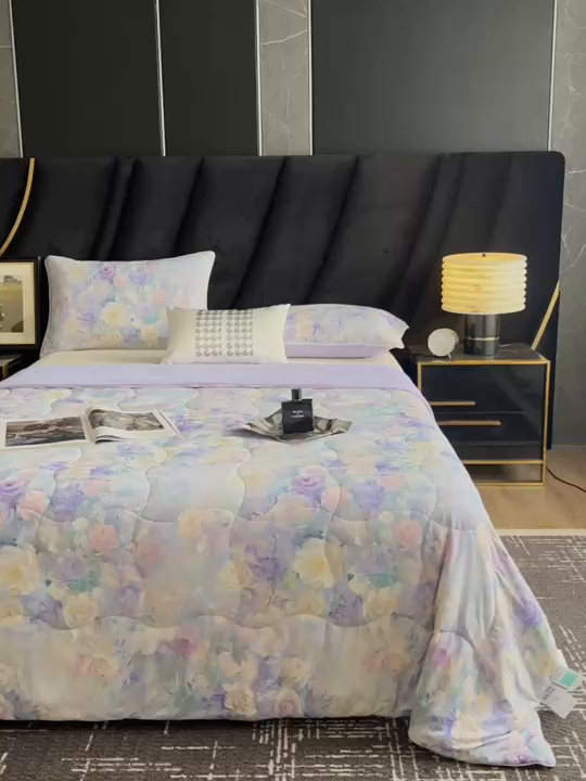 91家纺网 家纺一手货源 找家纺 锦禾穗 2025新款锦禾穗锦氨数码印花夏被 紫境