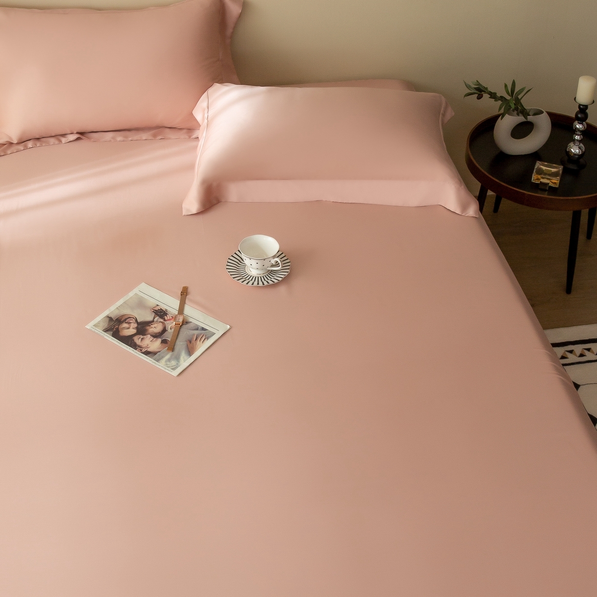 91家纺网 家纺一手货源 找家纺 ONE TWO ONE 121 2025新款60支奥地利进口兰精天丝秋风系列单品-枕套 蜜裸粉