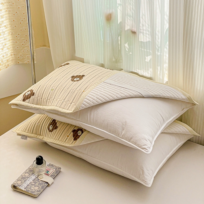 91家纺网 家纺一手货源 找家纺 雅萱家纺 2025新款全棉绗缝夹棉枕巾 饼干熊-枕巾 50*80cm一只