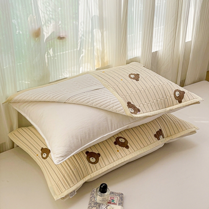 91家纺网 家纺一手货源 找家纺 雅萱家纺 2025新款全棉绗缝夹棉枕巾 饼干熊-枕巾 50*80cm一对