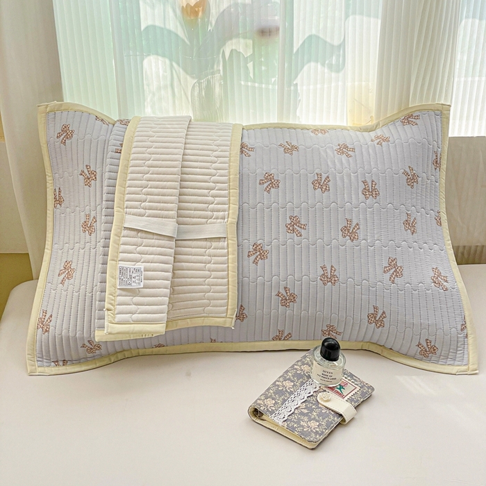 91家纺网 家纺一手货源 找家纺 雅萱家纺 2025新款全棉绗缝夹棉枕巾 格纹蝴蝶结-枕巾 50*80cm一只