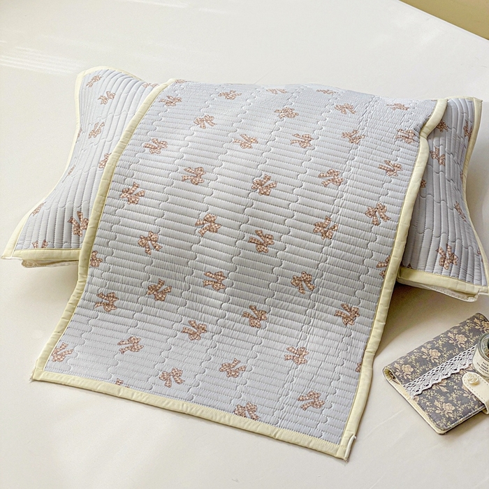 91家纺网 家纺一手货源 找家纺 雅萱家纺 2025新款全棉绗缝夹棉枕巾 格纹蝴蝶结-枕巾 50*80cm一只