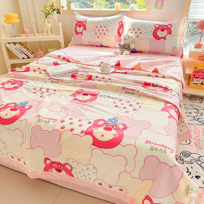 91家纺网 家纺一手货源 找家纺 栩裕纺织 2025新款全棉印染棉花夏被夏凉被空调被 草莓熊