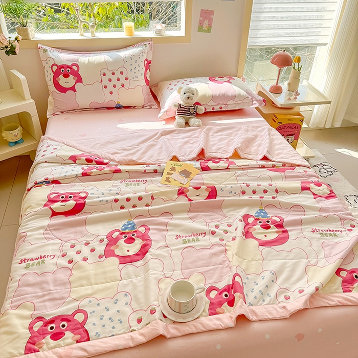 91家纺网 家纺一手货源 找家纺 栩裕纺织 2025新款全棉印染棉花夏被夏凉被空调被 草莓熊