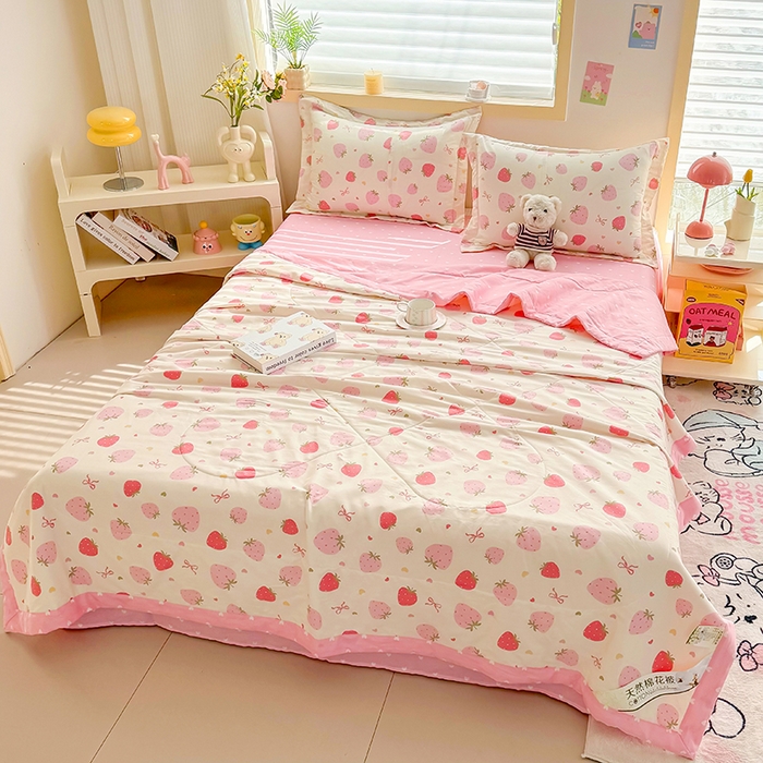 91家纺网 家纺一手货源 找家纺 栩裕纺织 2025新款全棉印染棉花夏被夏凉被空调被 草莓庄园