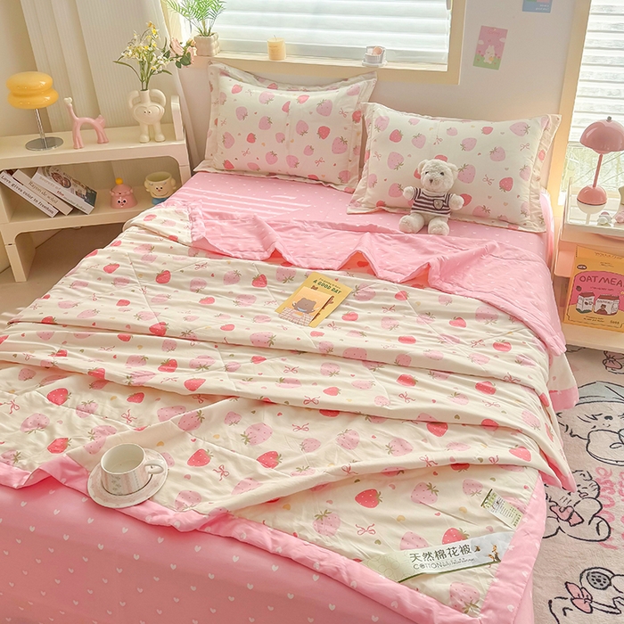 91家纺网 家纺一手货源 找家纺 栩裕纺织 2025新款全棉印染棉花夏被夏凉被空调被 草莓庄园