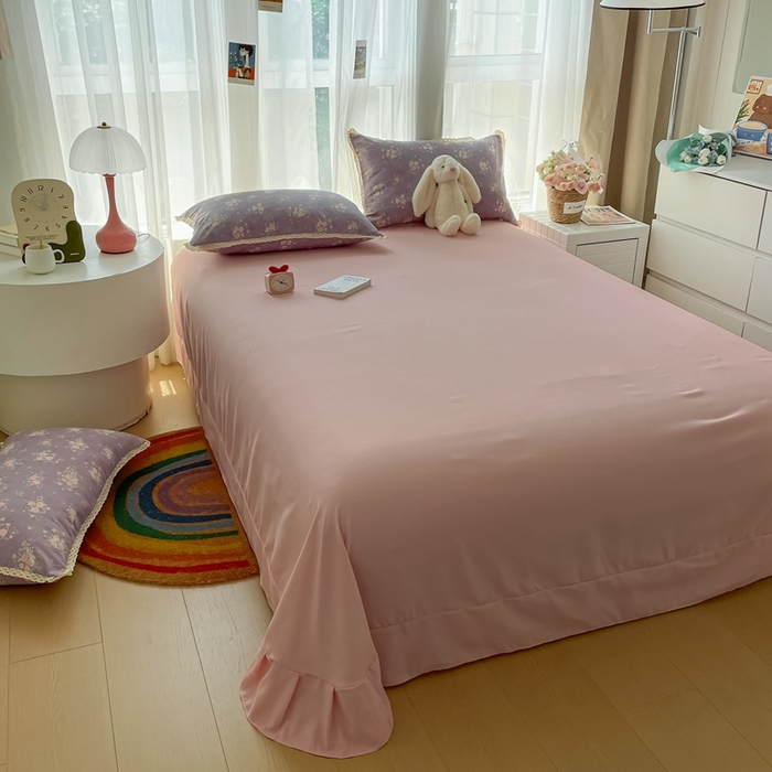 91家纺网 家纺一手货源 找家纺 仟网汇 2025新款针织双层纱镂空花边夏被夏凉被空调被四件套 豆蔻年华