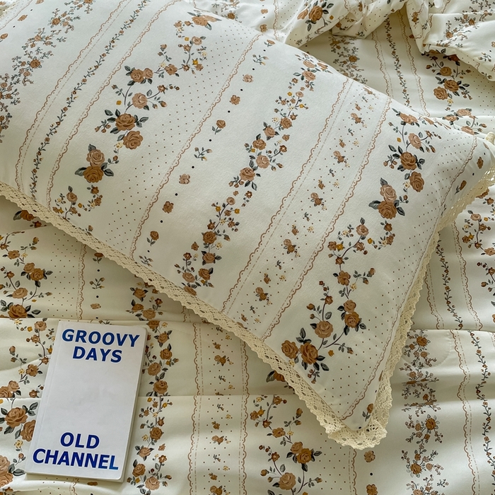 91家纺网 家纺一手货源 找家纺 仟网汇 2025新款针织双层纱镂空花边夏被夏凉被空调被四件套 复古玫瑰