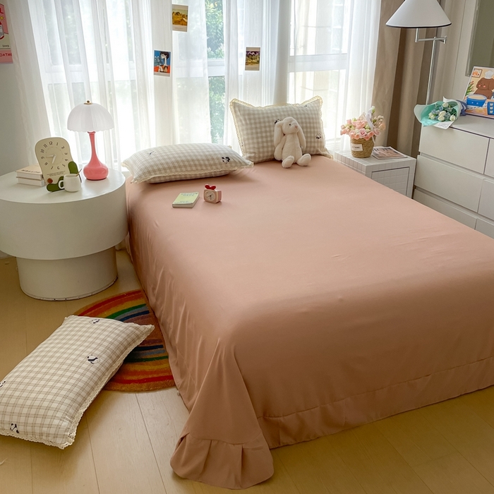 91家纺网 家纺一手货源 找家纺 仟网汇 2025新款针织双层纱镂空花边夏被夏凉被空调被四件套 格纹熊猫