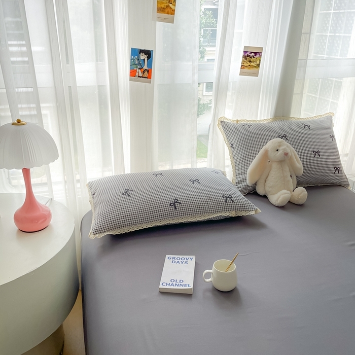 91家纺网 家纺一手货源 找家纺 仟网汇 2025新款针织双层纱镂空花边夏被夏凉被空调被四件套 格子蝴蝶结