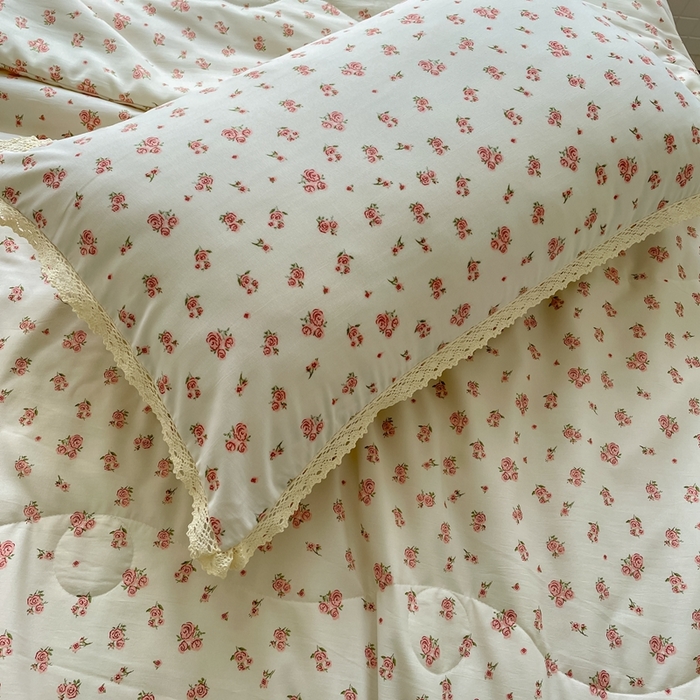 91家纺网 家纺一手货源 找家纺 仟网汇 2025新款针织双层纱镂空花边夏被夏凉被空调被四件套 镂空系列-复古玫瑰