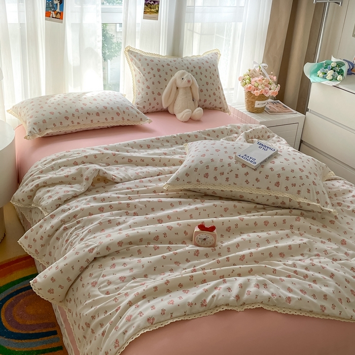 91家纺网 家纺一手货源 找家纺 仟网汇 2025新款针织双层纱镂空花边夏被夏凉被空调被四件套 镂空系列-复古玫瑰