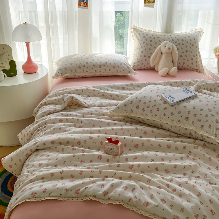 91家纺网 家纺一手货源 找家纺 仟网汇 2025新款针织双层纱镂空花边夏被夏凉被空调被四件套 镂空系列-复古玫瑰