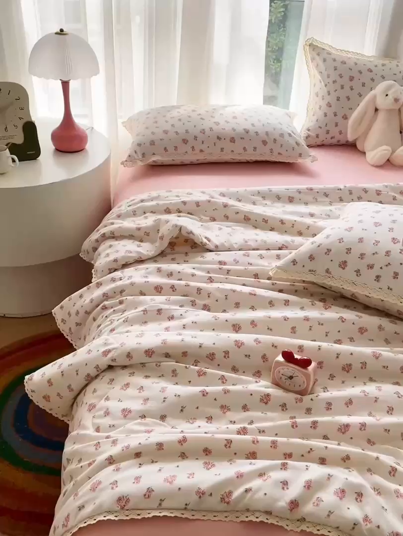 91家纺网 家纺一手货源 找家纺 仟网汇 2025新款针织双层纱镂空花边夏被夏凉被空调被四件套 镂空系列-复古玫瑰