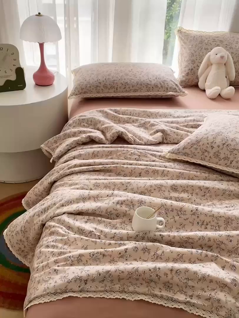 91家纺网 家纺一手货源 找家纺 仟网汇 2025新款针织双层纱镂空花边夏被夏凉被空调被四件套 镂空系列-美式