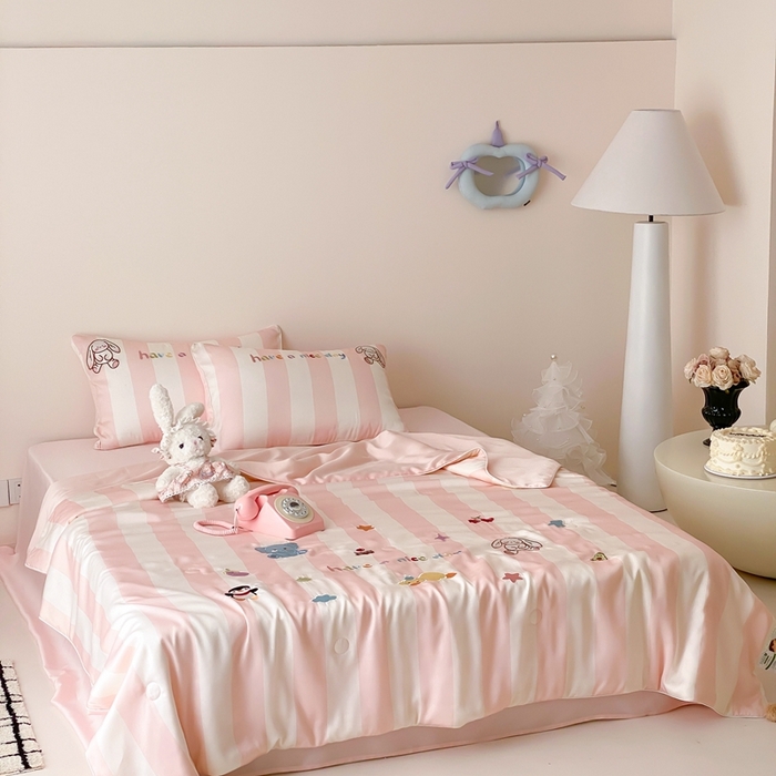 91家纺网 家纺一手货源 找家纺 （总）星野 2025新款60s进口奥地利兰精天丝刺绣夏被夏凉被空调被-蜜糖甜宠