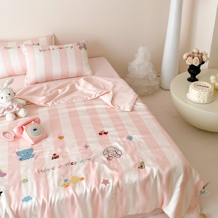 91家纺网 家纺一手货源 找家纺 （总）星野 2025新款60s进口奥地利兰精天丝刺绣夏被夏凉被空调被-蜜糖甜宠