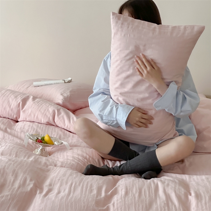 91家纺网 家纺一手货源 找家纺 （总）小春日和  纯棉色织双层纱四件套提花被套纯色加大床单1.8床笠民宿风高端不规则条纹四件套