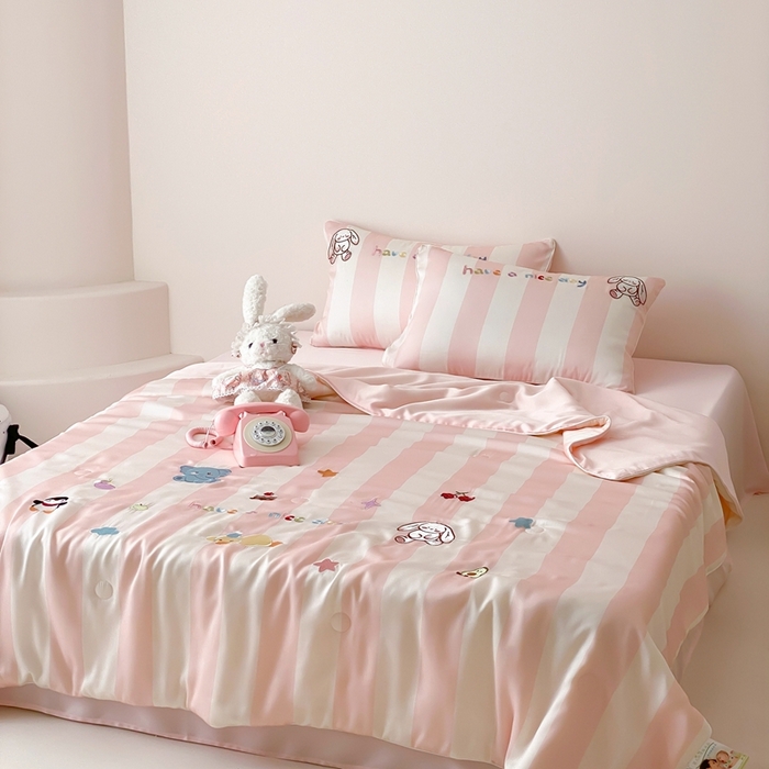 91家纺网 家纺一手货源 找家纺 （总）星野 2025新款60s进口奥地利兰精天丝刺绣夏被夏凉被空调被-蜜糖甜宠