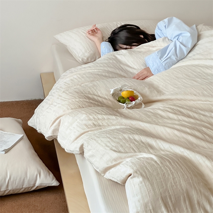 91家纺网 家纺一手货源 找家纺 小春日和  纯棉色织双层纱四件套提花被套纯色加大床单1.8床笠民宿风高端不规则条纹四件套 觅光-米