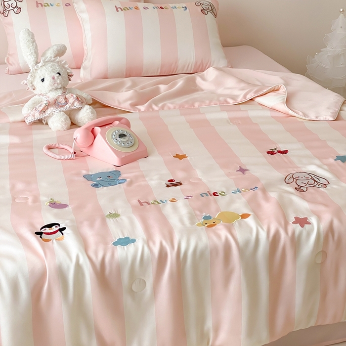 91家纺网 家纺一手货源 找家纺 （总）星野 2025新款60s进口奥地利兰精天丝刺绣夏被夏凉被空调被-蜜糖甜宠