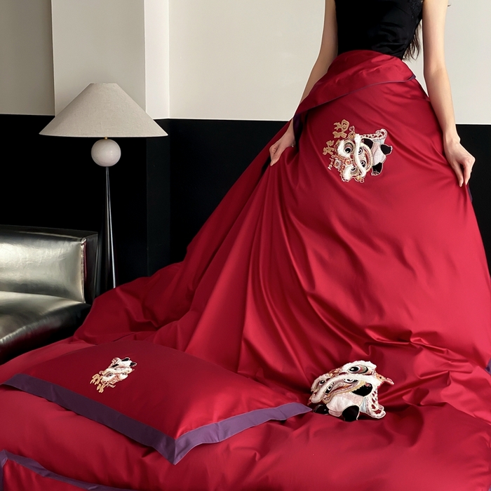 91家纺网 家纺一手货源 找家纺 （总）馨蕊家居 2025新款高精密刺绣+拼角工艺全棉四件套-棉-吉祥-温莎红