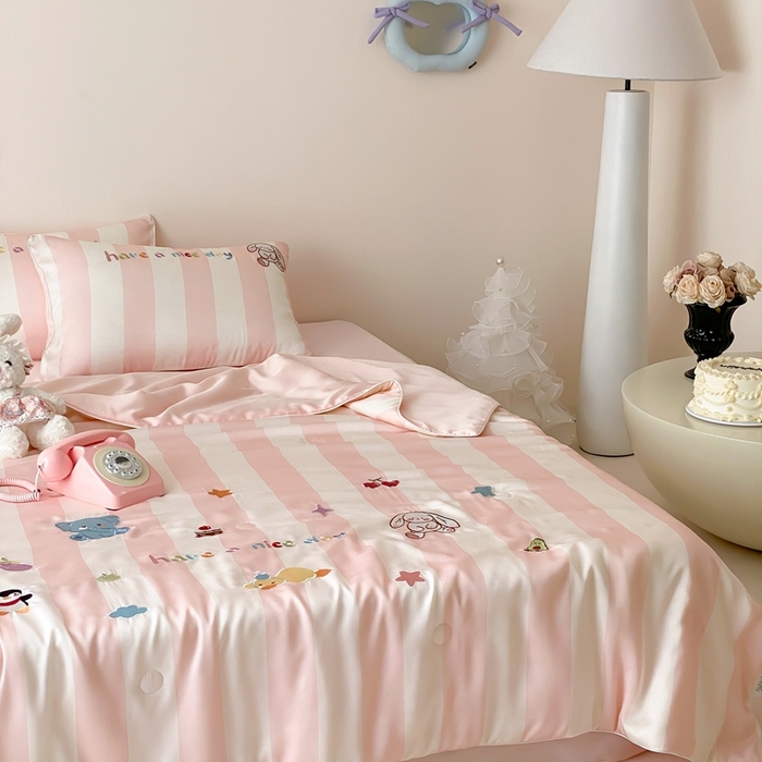 91家纺网 家纺一手货源 找家纺 （总）星野 2025新款60s进口奥地利兰精天丝刺绣夏被夏凉被空调被-蜜糖甜宠