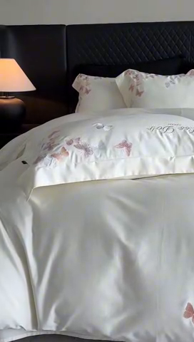 91家纺网 家纺一手货源 找家纺 馨蕊 2025新款高精密刺绣轻奢风全棉四件套-微光 微光-月光白