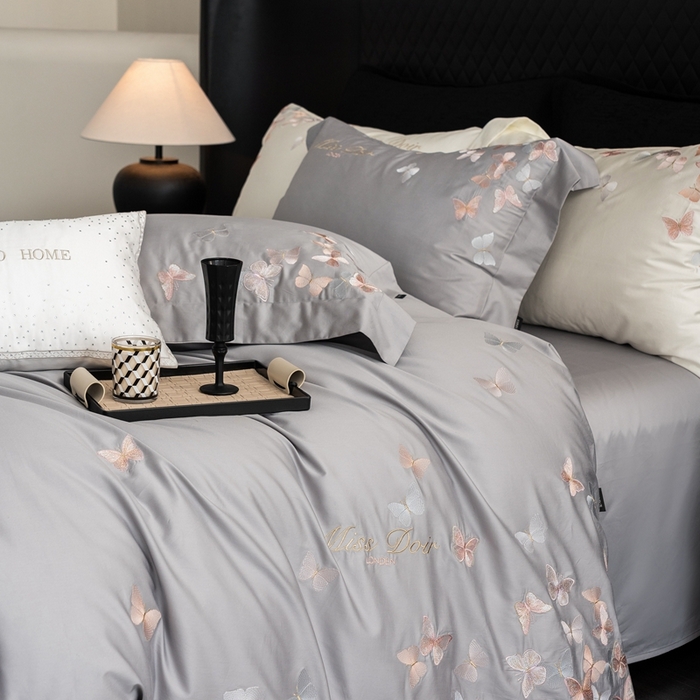 91家纺网 家纺一手货源 找家纺 馨蕊 2025新款高精密刺绣轻奢风全棉四件套-微光 微光-高级灰