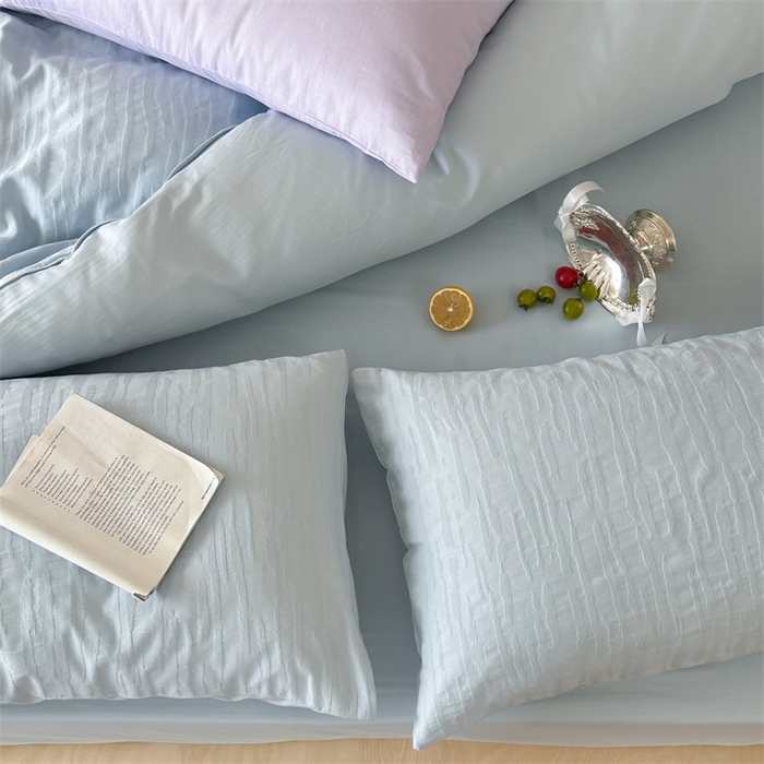 91家纺网 家纺一手货源 找家纺 小春日和  纯棉色织双层纱四件套提花被套纯色加大床单1.8床笠民宿风高端不规则条纹四件套 觅光-兰