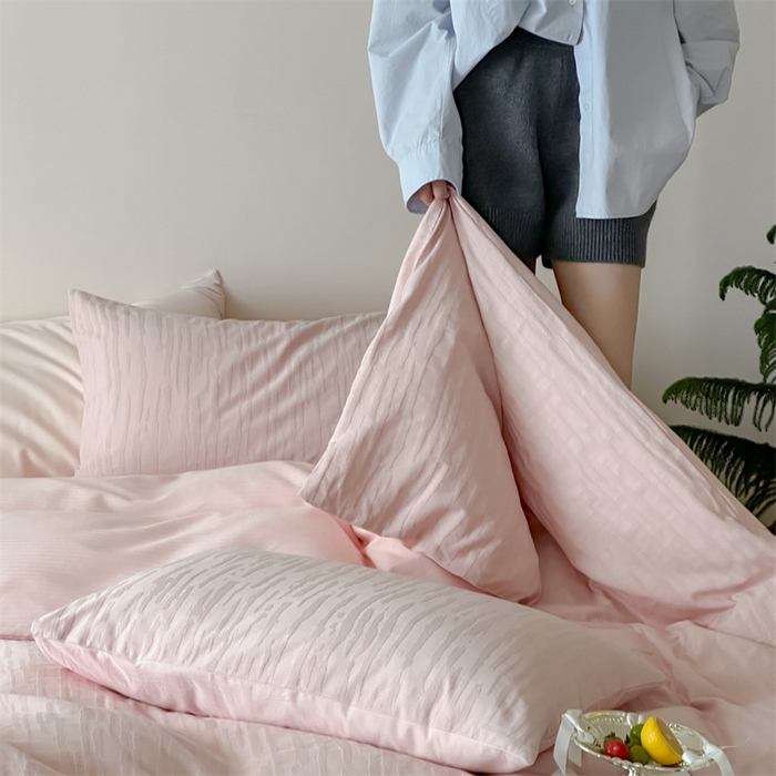 91家纺网 家纺一手货源 找家纺 （总）小春日和  纯棉色织双层纱四件套提花被套纯色加大床单1.8床笠民宿风高端不规则条纹四件套