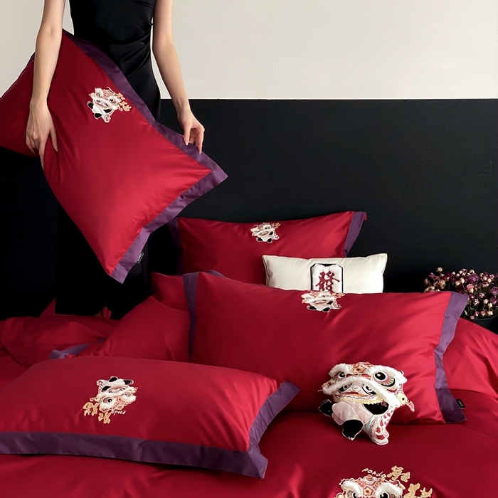 91家纺网 家纺一手货源 找家纺 （总）馨蕊家居 2025新款高精密刺绣+拼角工艺全棉四件套-棉-吉祥-温莎红