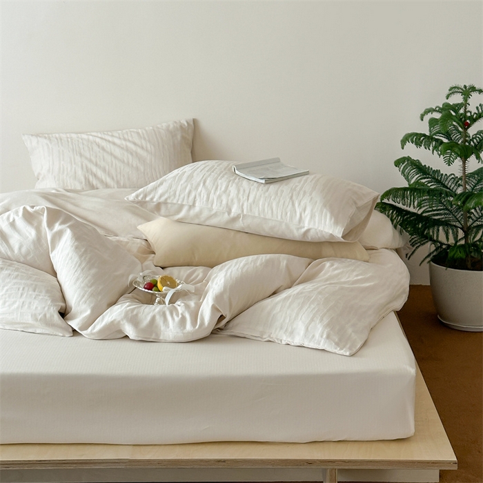 91家纺网 家纺一手货源 找家纺 小春日和  纯棉色织双层纱四件套提花被套纯色加大床单1.8床笠民宿风高端不规则条纹四件套 觅光-米