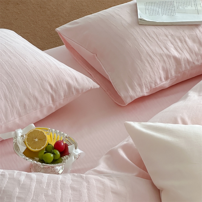 91家纺网 家纺一手货源 找家纺 （总）小春日和  纯棉色织双层纱四件套提花被套纯色加大床单1.8床笠民宿风高端不规则条纹四件套