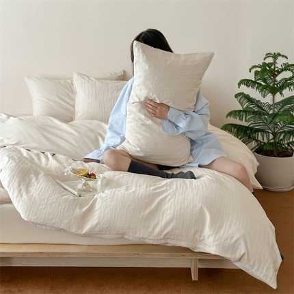 91家纺网 家纺一手货源 找家纺 （总）小春日和  纯棉色织双层纱四件套提花被套纯色加大床单1.8床笠民宿风高端不规则条纹四件套