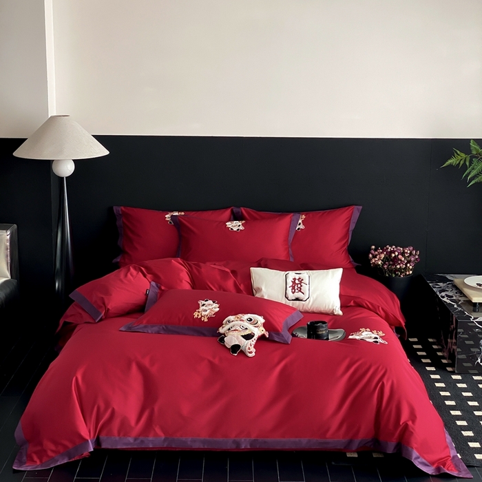 91家纺网 家纺一手货源 找家纺 （总）馨蕊家居 2025新款高精密刺绣+拼角工艺全棉四件套-棉-吉祥-温莎红