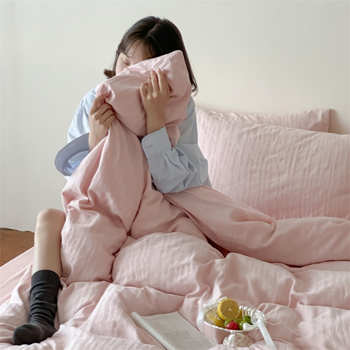 91家纺网 家纺一手货源 找家纺 （总）小春日和  纯棉色织双层纱四件套提花被套纯色加大床单1.8床笠民宿风高端不规则条纹四件套