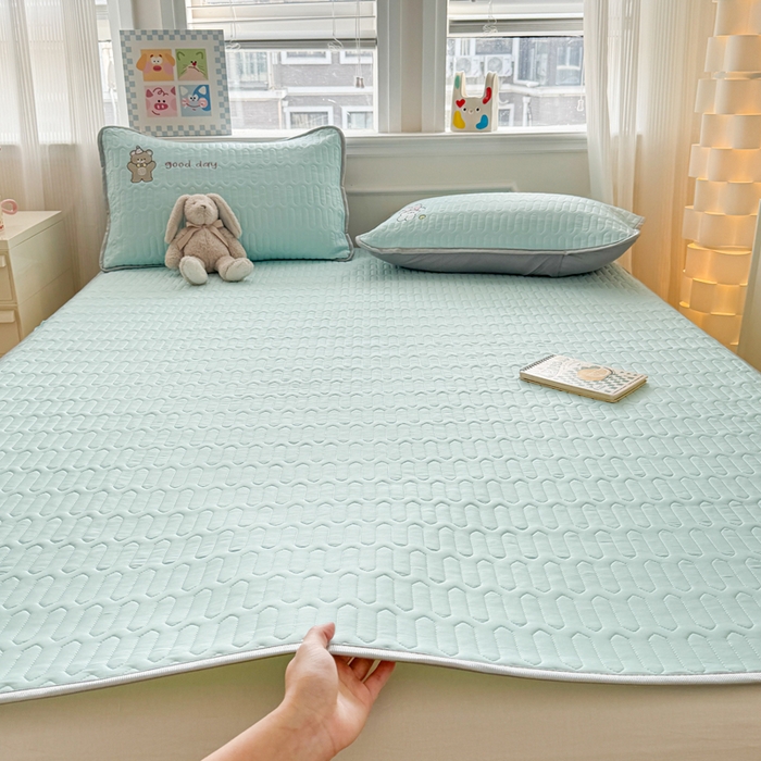 91家纺网 家纺一手货源 找家纺 慕尚家纺 2025刺绣款乳胶凉席水洗棉夏被三件套四件套 安妮兔