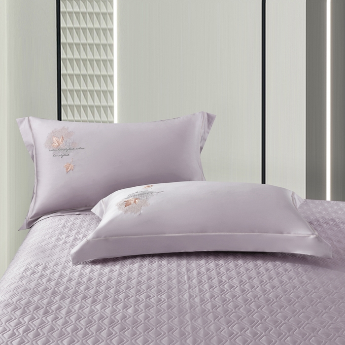 91家纺网 家纺一手货源 找家纺 OL家纺 2025新款100支天丝棉居家轻奢床盖夹棉防滑四件套 木槿紫