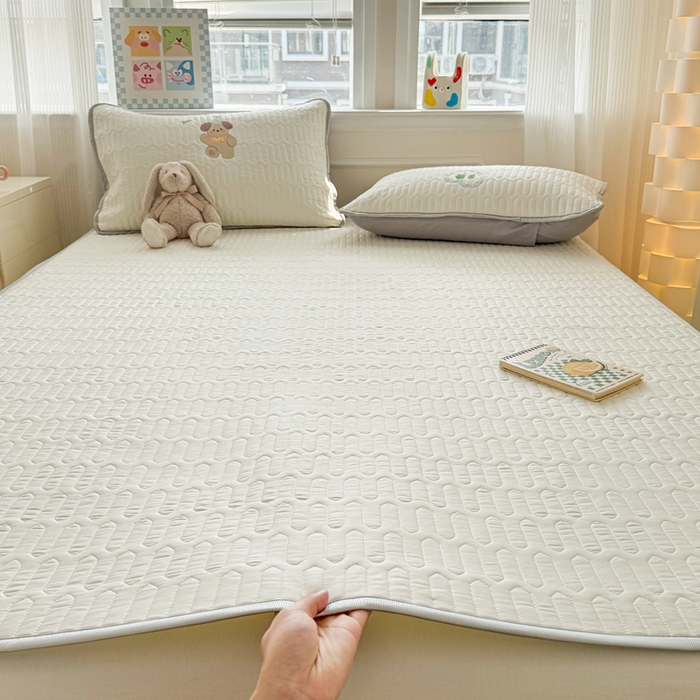 91家纺网 家纺一手货源 找家纺 慕尚家纺 2025刺绣款乳胶凉席水洗棉夏被三件套四件套 小贝贝