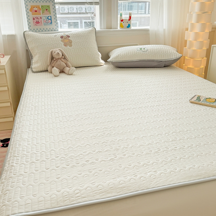 91家纺网 家纺一手货源 找家纺 慕尚家纺 2025刺绣款乳胶凉席水洗棉夏被三件套四件套 小贝贝