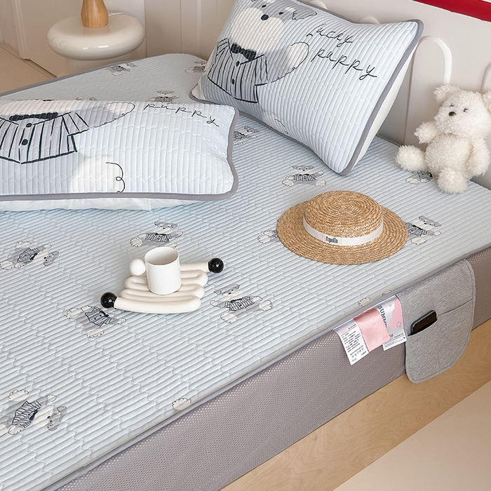 91家纺网 家纺一手货源 找家纺 RYB红黄兰 2025新款INS原创超萌卡通锦氨冰皮夹棉软席凉席床笠三件套 憨憨雪纳瑞