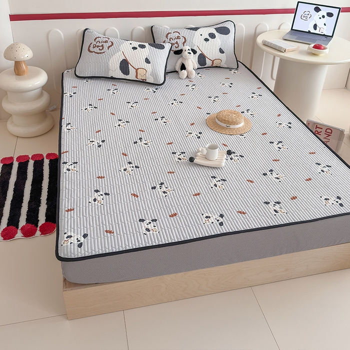 91家纺网 家纺一手货源 找家纺 RYB红黄兰 2025新款INS原创超萌卡通锦氨冰皮夹棉软席凉席床笠三件套 黑白小狗