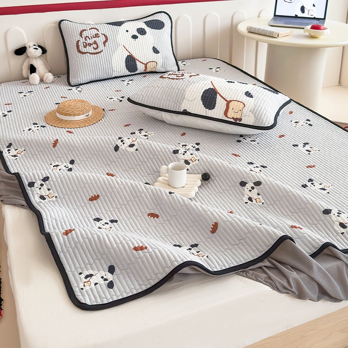 91家纺网 家纺一手货源 找家纺 RYB红黄兰 2025新款INS原创超萌卡通锦氨冰皮夹棉软席凉席床笠三件套 黑白小狗