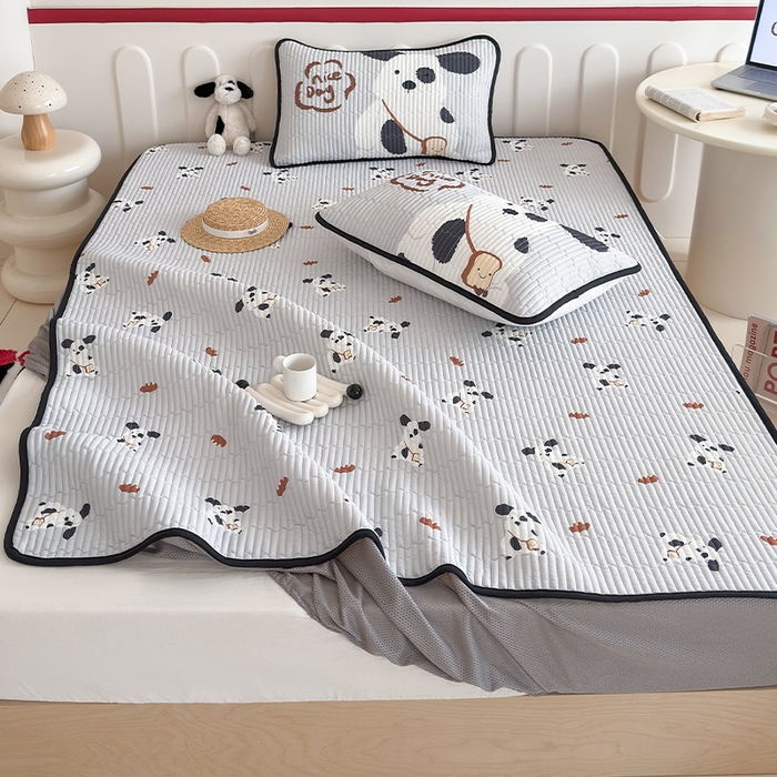 91家纺网 家纺一手货源 找家纺 RYB红黄兰 2025新款INS原创超萌卡通锦氨冰皮夹棉软席凉席床笠三件套 黑白小狗