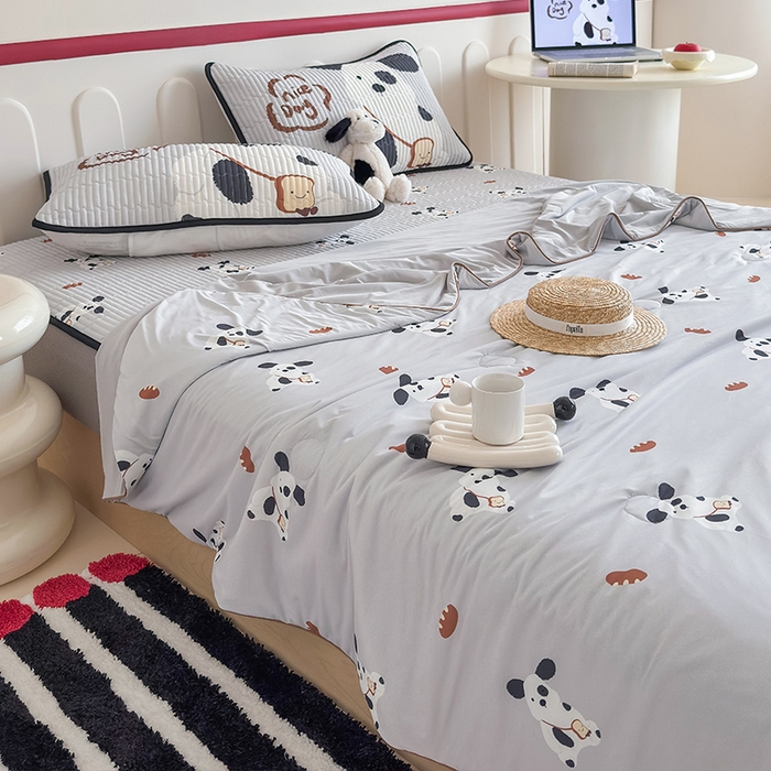 91家纺网 家纺一手货源 找家纺 RYB红黄兰 2025新款INS原创超萌卡通锦氨冰皮夹棉软席凉席床笠三件套 黑白小狗