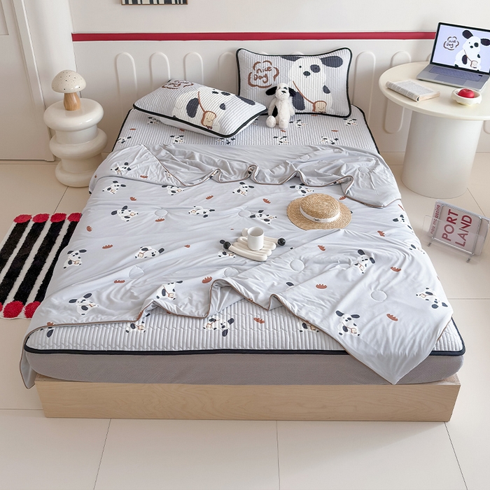 91家纺网 家纺一手货源 找家纺 RYB红黄兰 2025新款INS原创超萌卡通锦氨冰皮夹棉软席凉席床笠三件套 黑白小狗