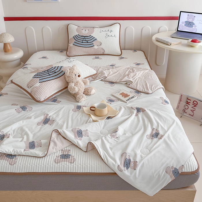 91家纺网 家纺一手货源 找家纺 RYB红黄兰 2025新款INS原创超萌卡通锦氨冰皮夹棉软席凉席床笠三件套 奶油小熊