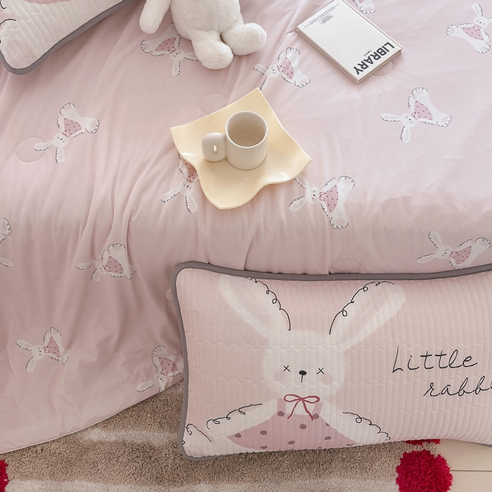 91家纺网 家纺一手货源 找家纺 RYB红黄兰 2025新款INS原创超萌卡通锦氨冰皮夹棉软席凉席床笠三件套 甜心小兔