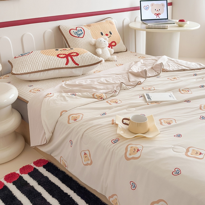 91家纺网 家纺一手货源 找家纺 RYB红黄兰 2025新款INS原创超萌卡通锦氨冰皮夏被夏凉被空调被 面包熊仔